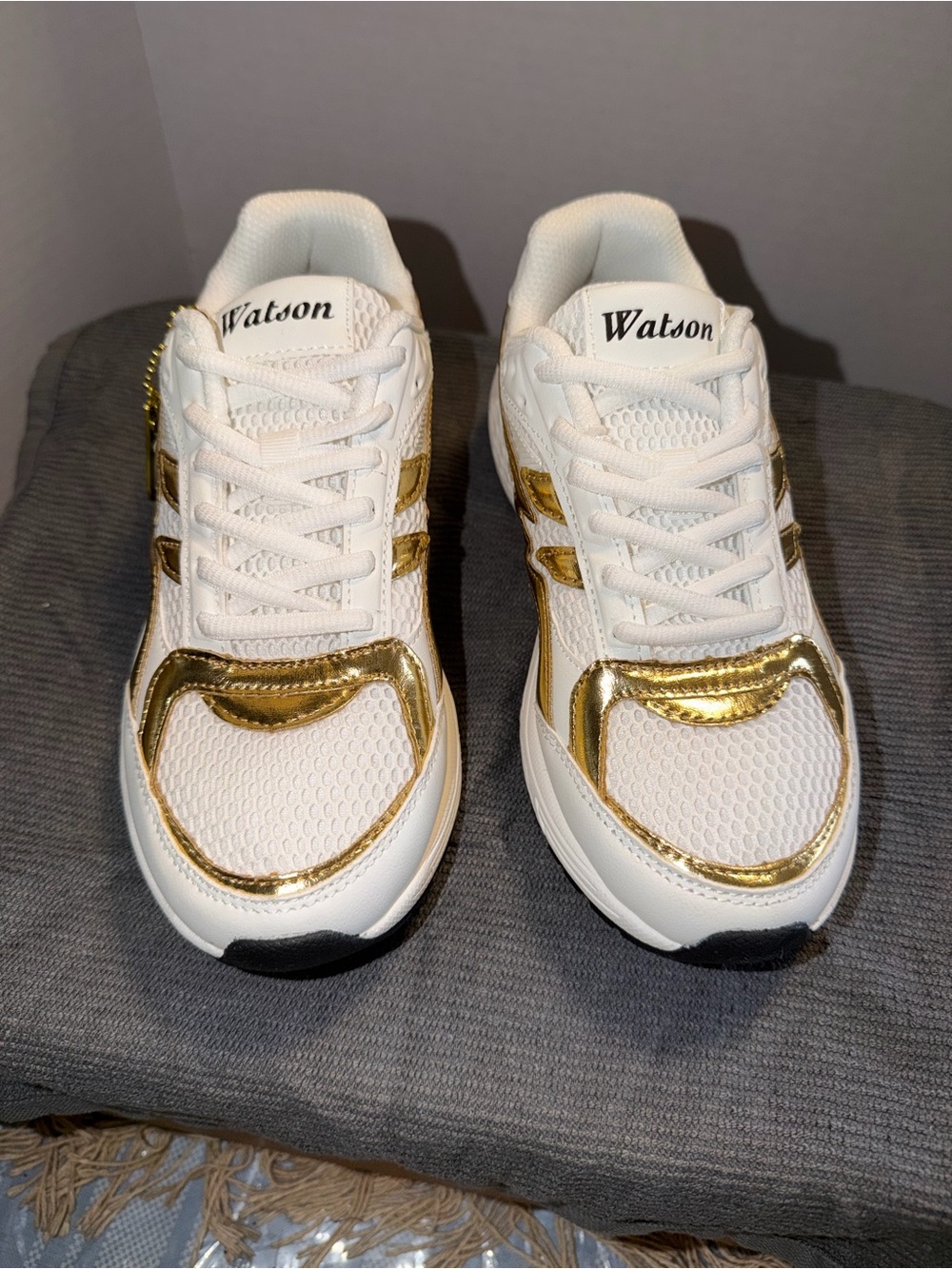 Watson Lyte Runner Sneakers – Men’s Size 5 – White & Gold Chunky Runner Shoes
